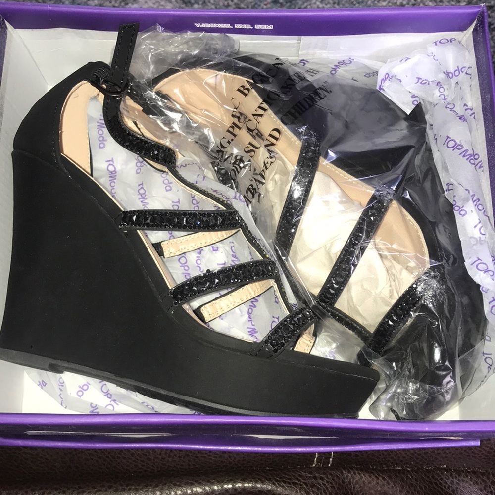 Formal black wedges
